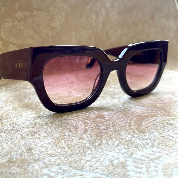 Brand New Diff Eyewear Arden Boxy Square Claret Wine Sunglasses 100% UV Protect - Picture 2 of 14